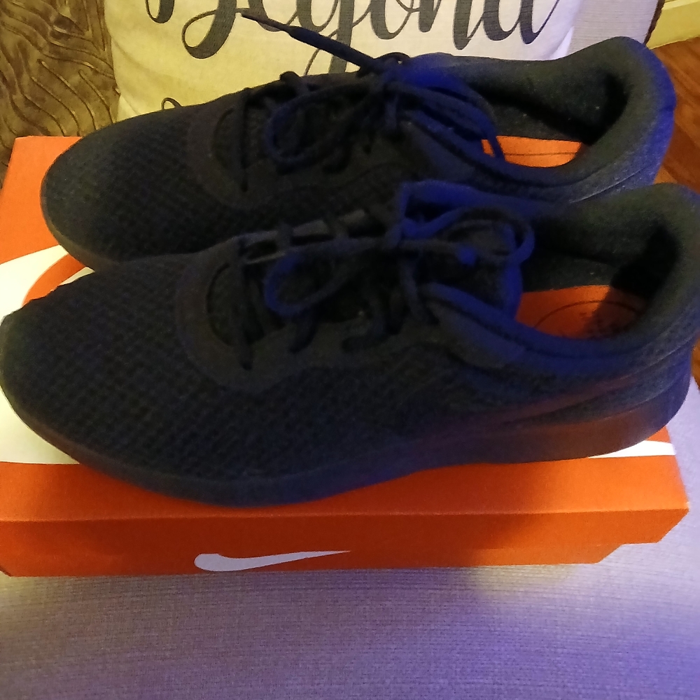 Nike Black Sneakers